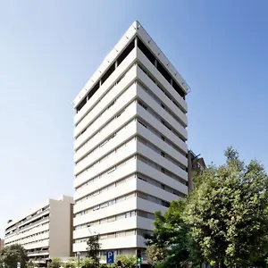 https://apt-residencia-universitaria-resa-lesseps.catalonia-hotels.com